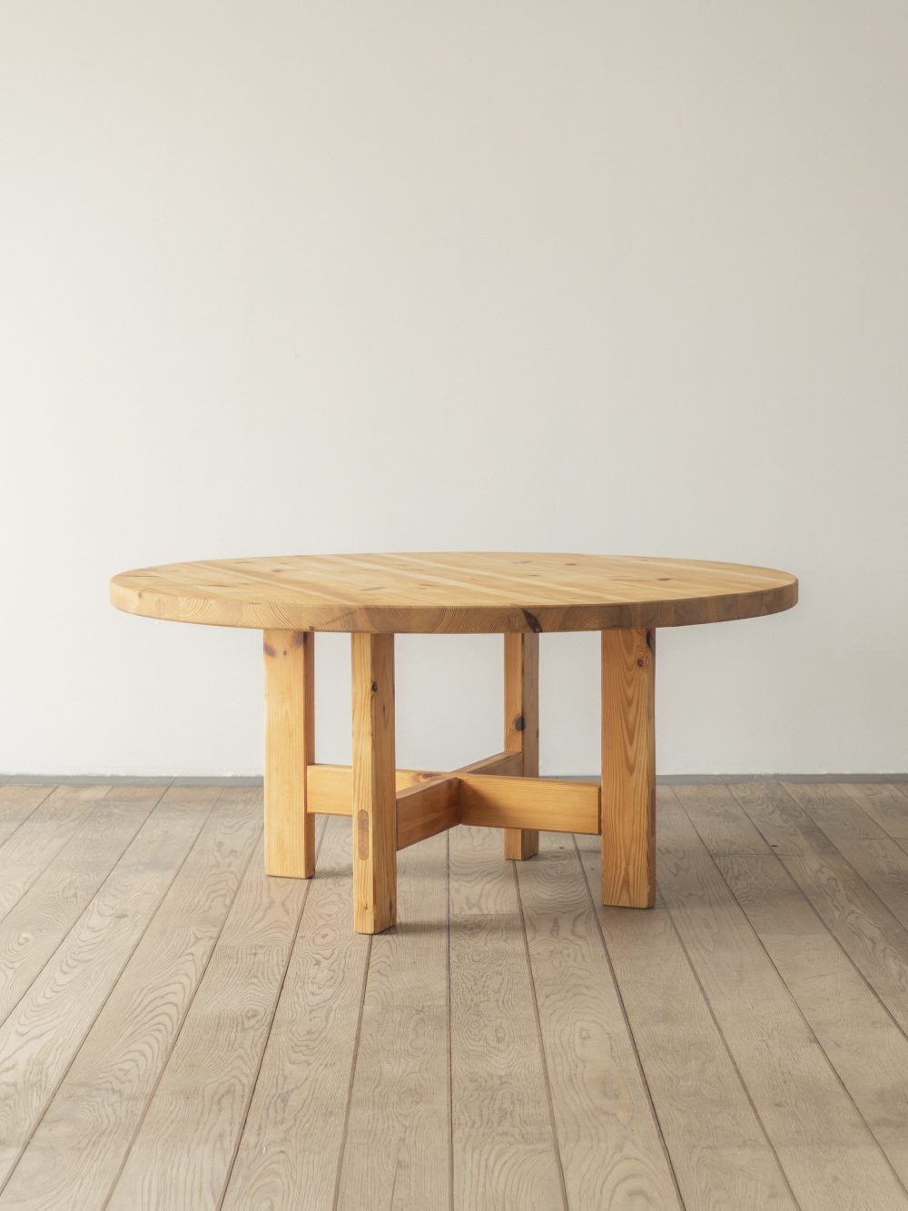 Roland Wilhelmsson, dining table