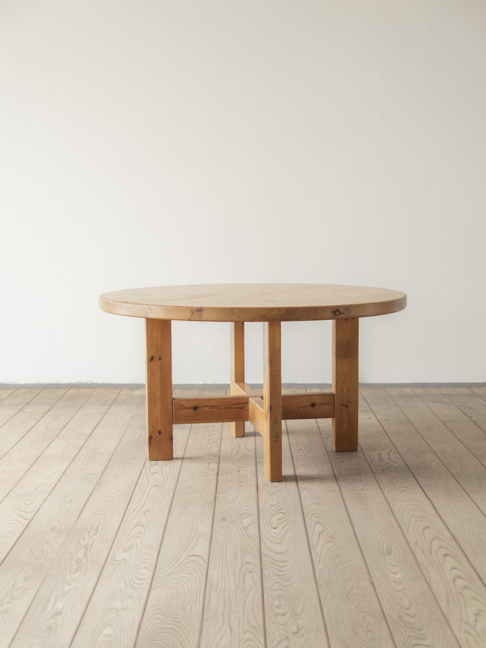 Roland Wilhelmsson, Dining Table