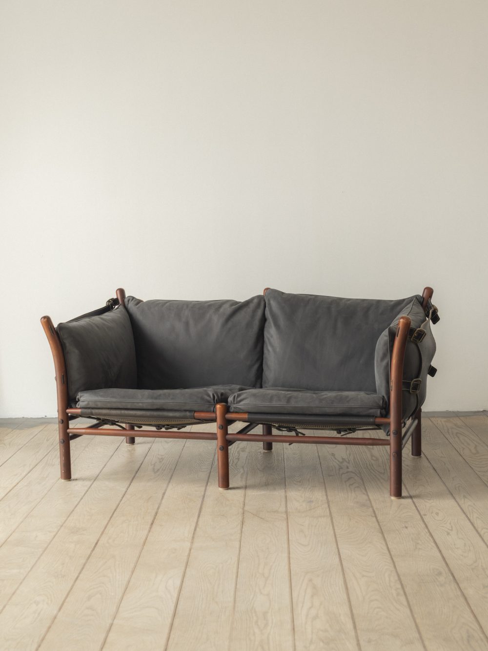 Arne Norell (Illona), Sofa